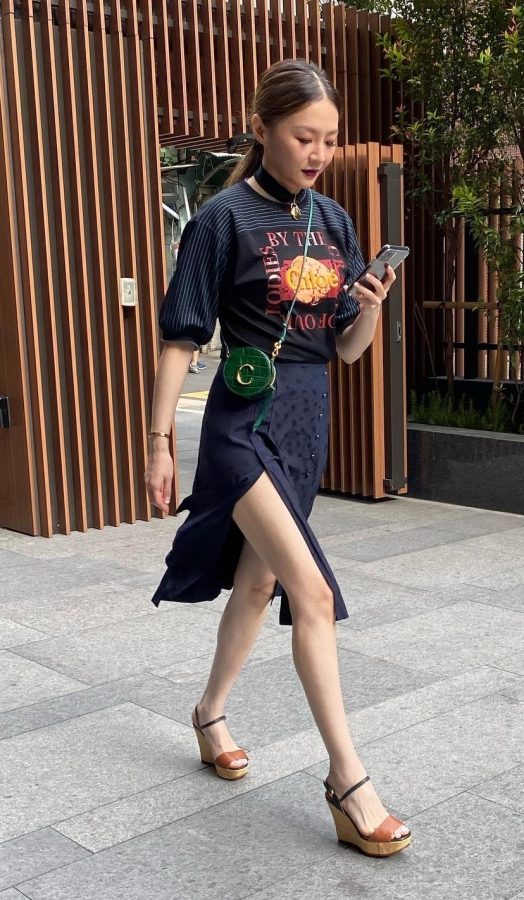 张嘉云和李晓涵两双好看的美腿(2/2)