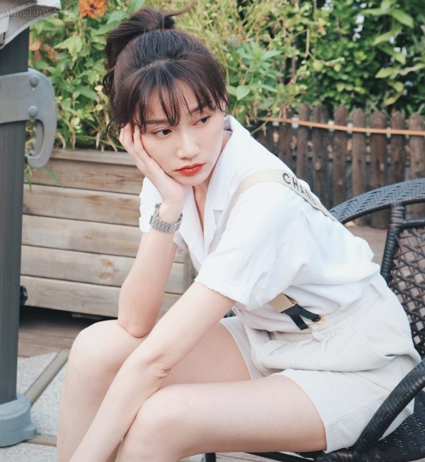 Li Siyu's fair and long legs are incredible(7/7)