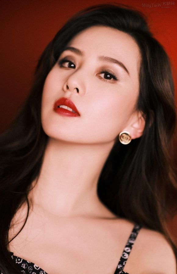 刘诗诗人是真的美皮肤是真的白(4/8)