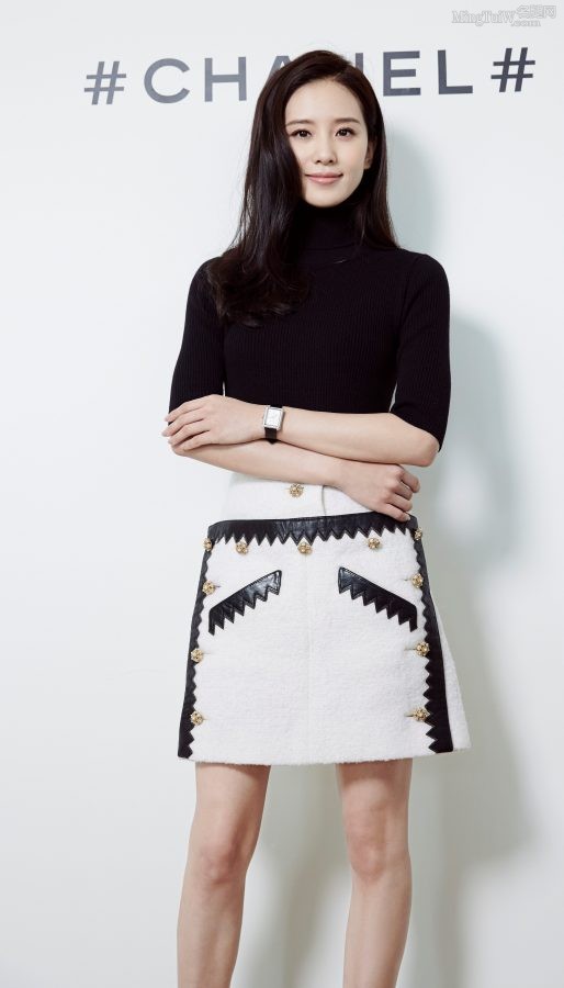 Actress Liu Shishi shows off her beautiful legs in chanel activity picture(2/3)