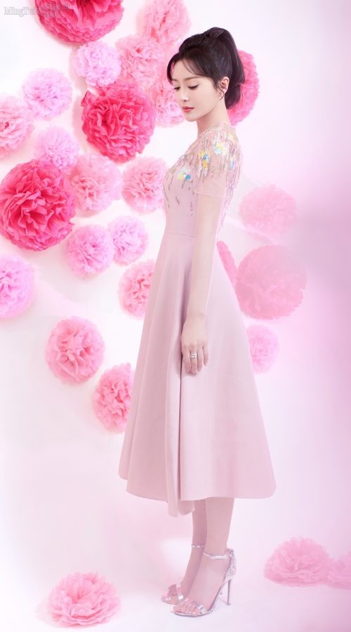 女明星秦岚真的是从头美到脚趾头了(2/4)