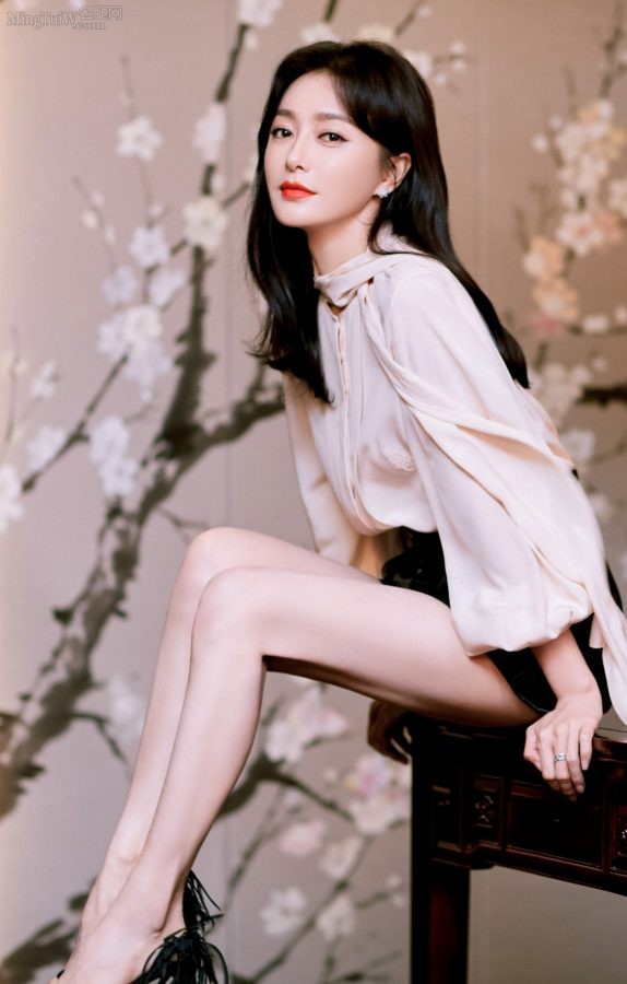 秦岚姐的无敌大长腿(2/5)