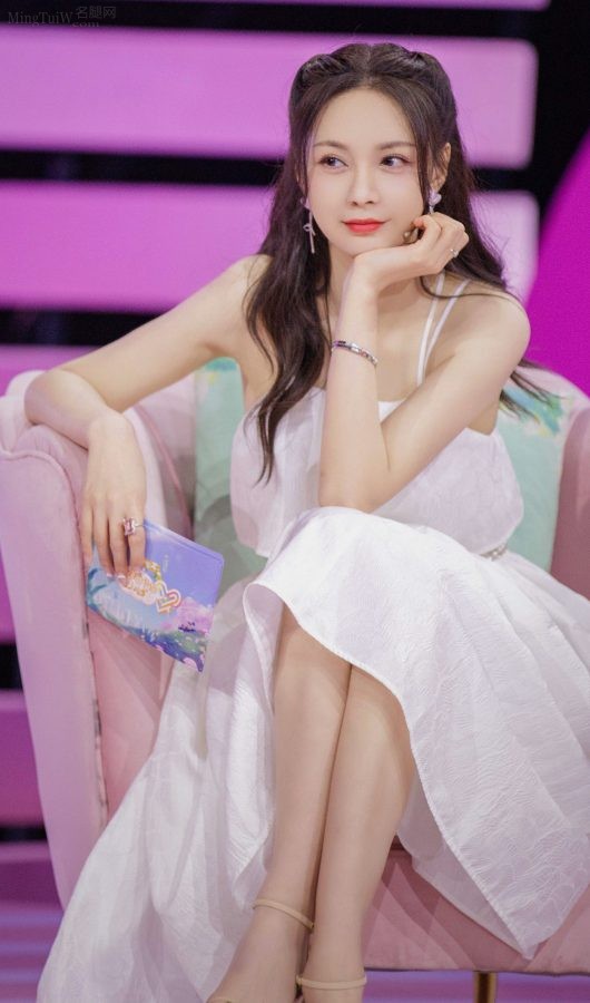 《扑通扑通的心》沈梦辰凉高美足腿夹得真好(2/6)