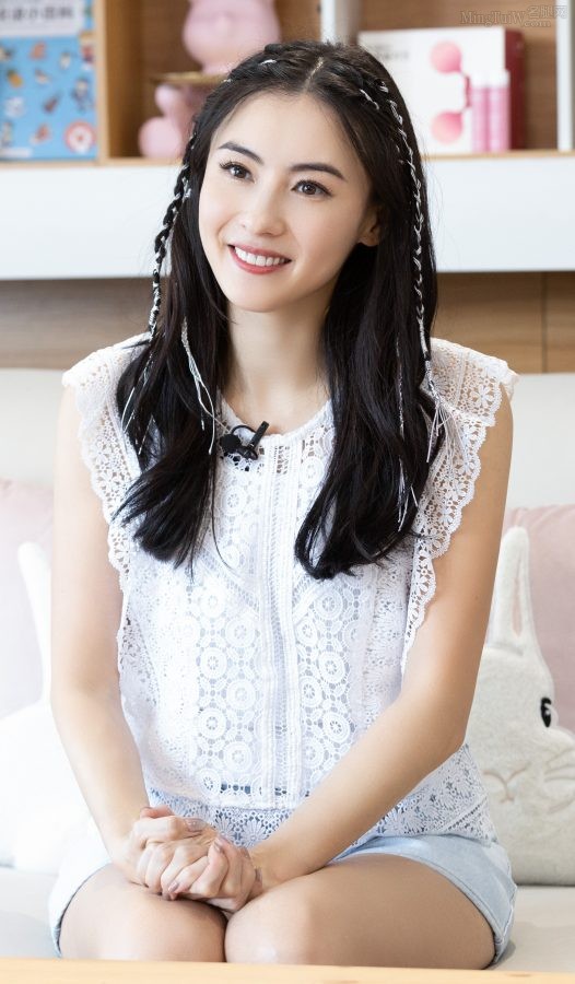 江苏卫视《阳光姐妹淘》张柏芝和张文慈美腿剧照(5/9)