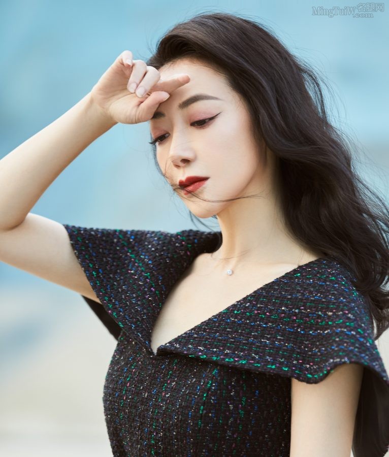 陈紫函长发飘飘玉足白皙气质风华绝代(7/7)