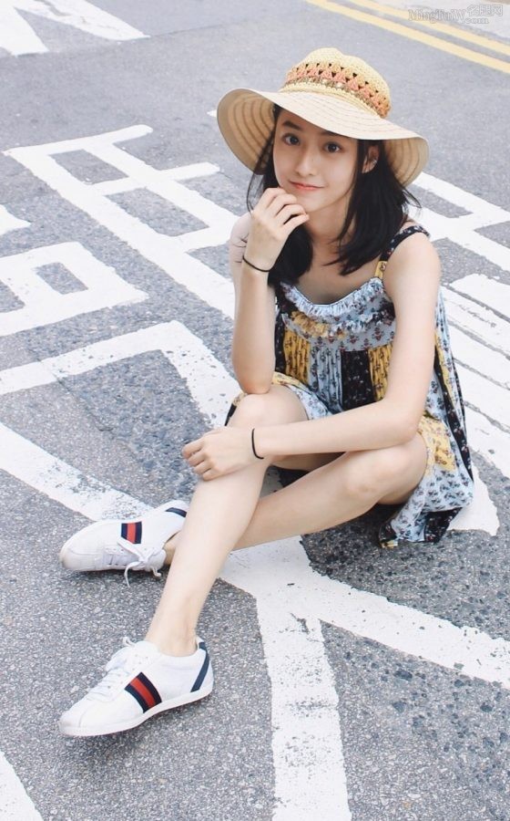 胡连馨白嫩纤细的少女腿(1/5)
