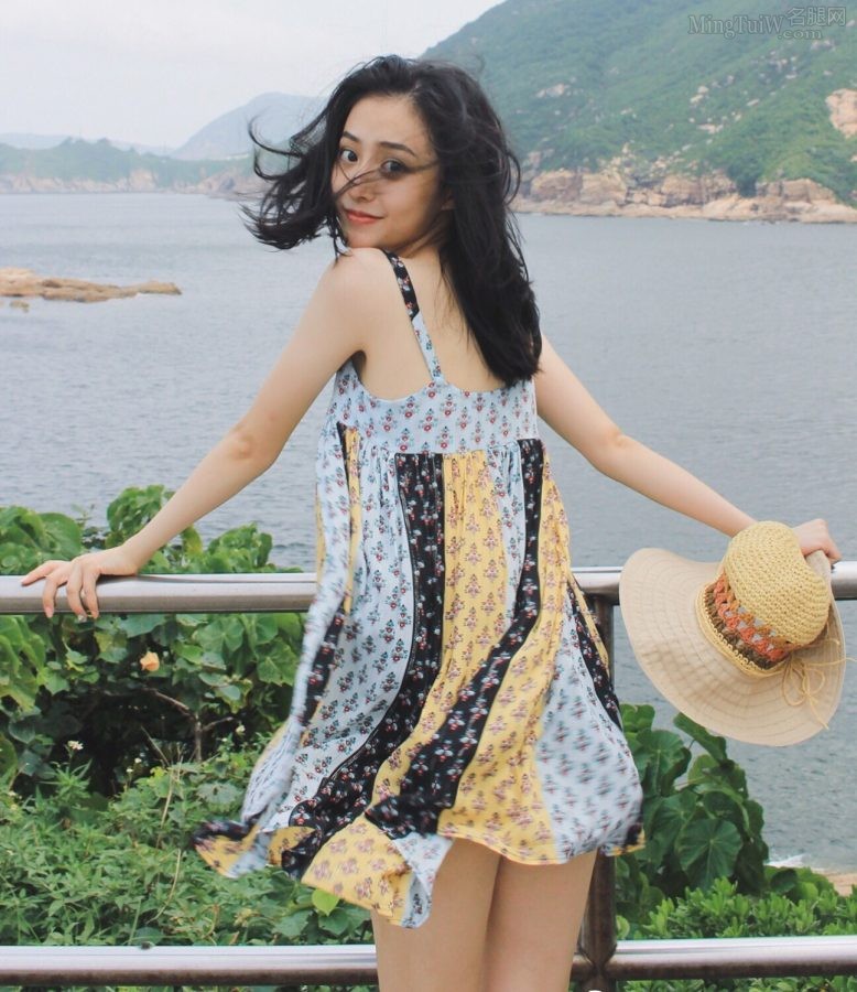 胡连馨白嫩纤细的少女腿(5/5)