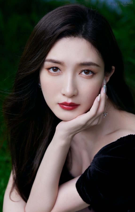 江疏影低胸蕾丝露沟真是绝美(3/6)