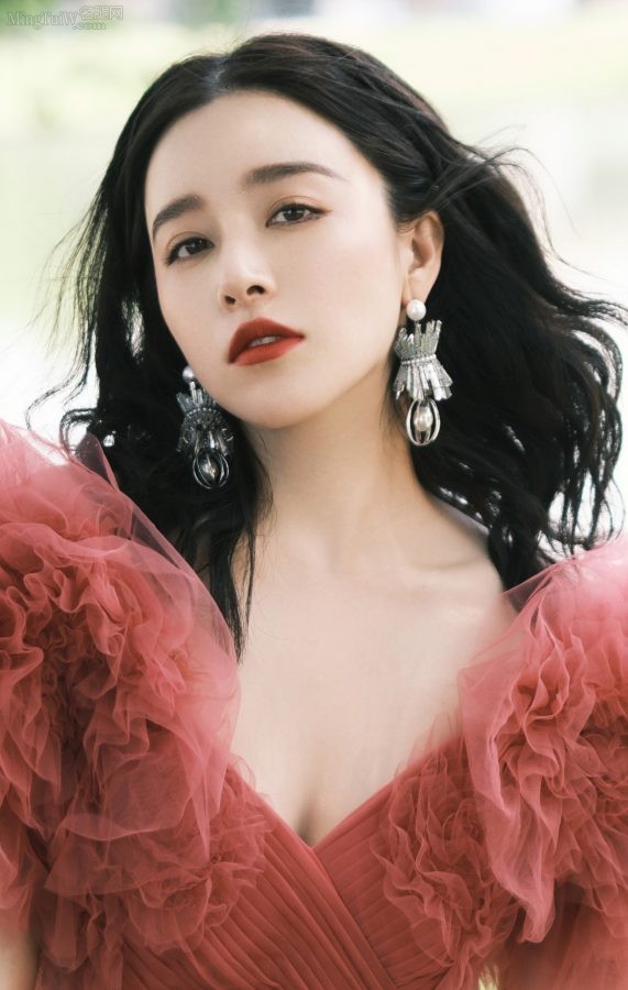 阚清子一袭梦幻纱裙美腿笔直修长(9/10)