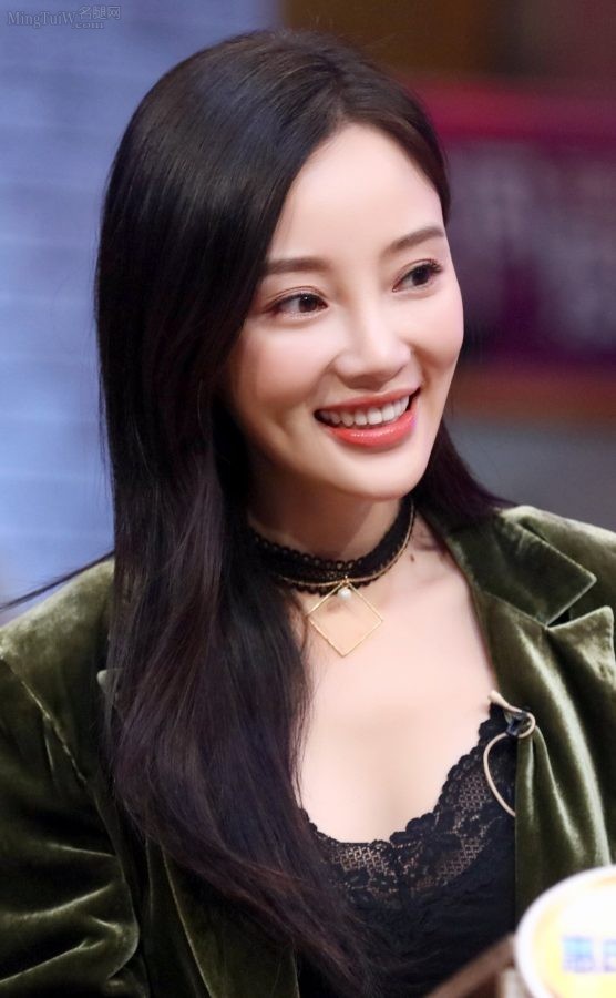 《大脑性感的男人》李小璐绿西装黑蕾丝美脸吸引人(7/16)