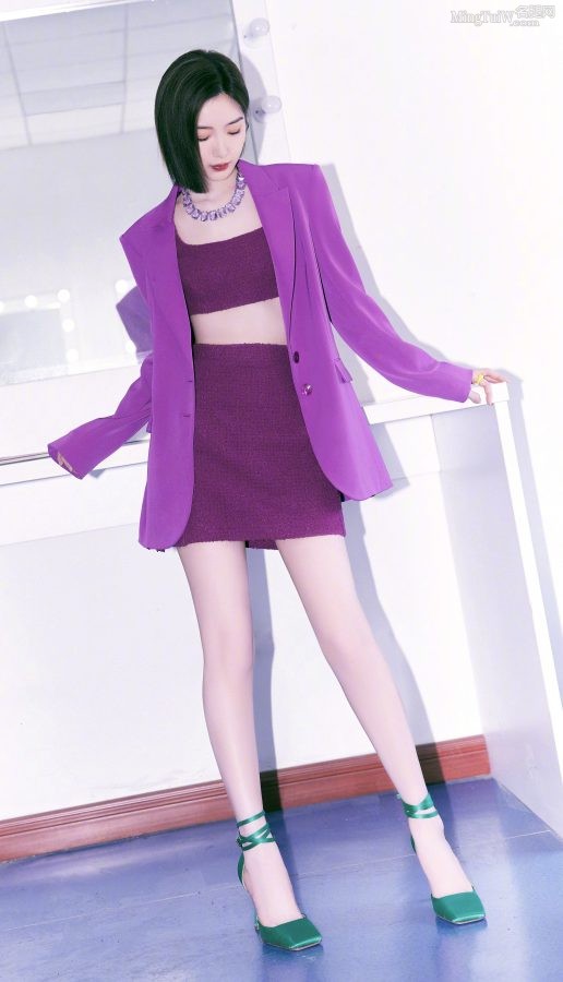 Actress Mao Xiaotong’s thin, white and smooth legs are really the best.(1/9)