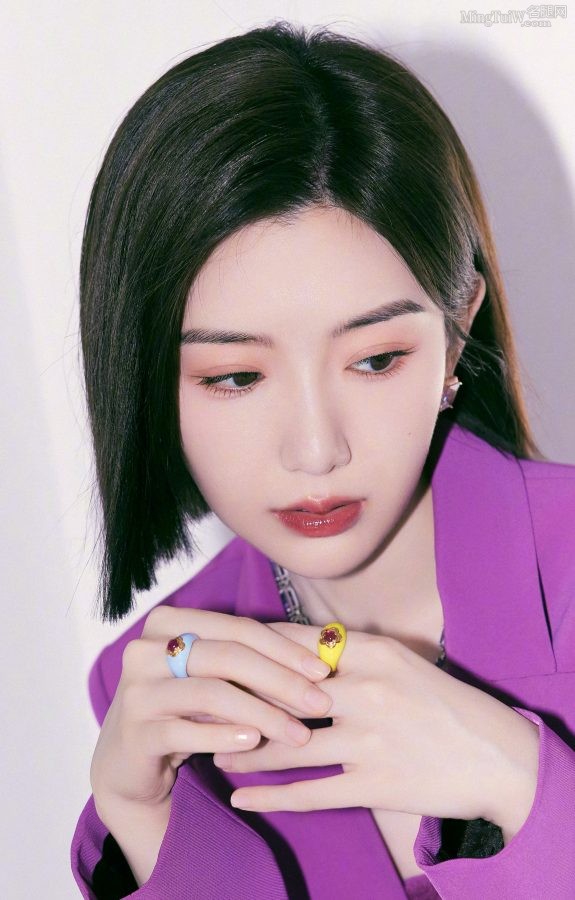 女星毛晓彤这双腿细白滑直真是极品(6/9)