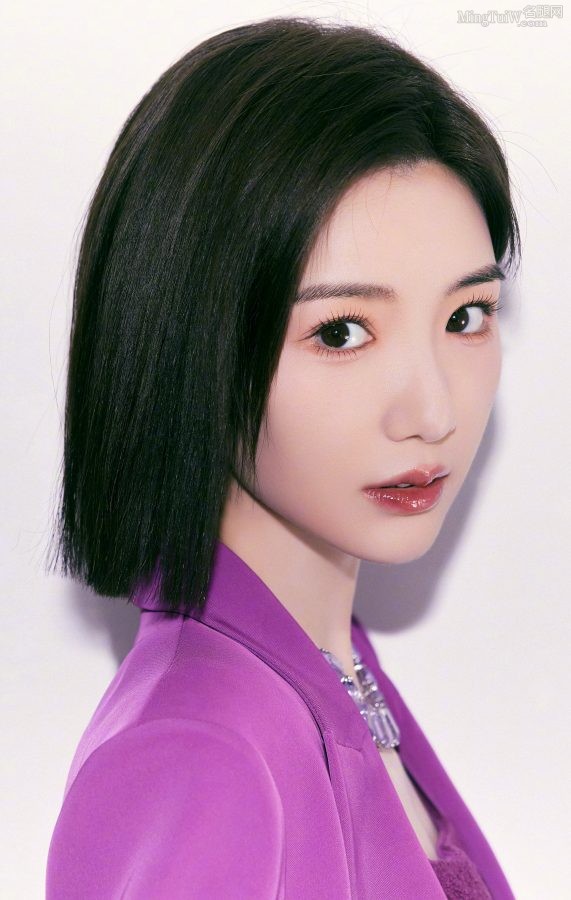 女星毛晓彤这双腿细白滑直真是极品(7/9)