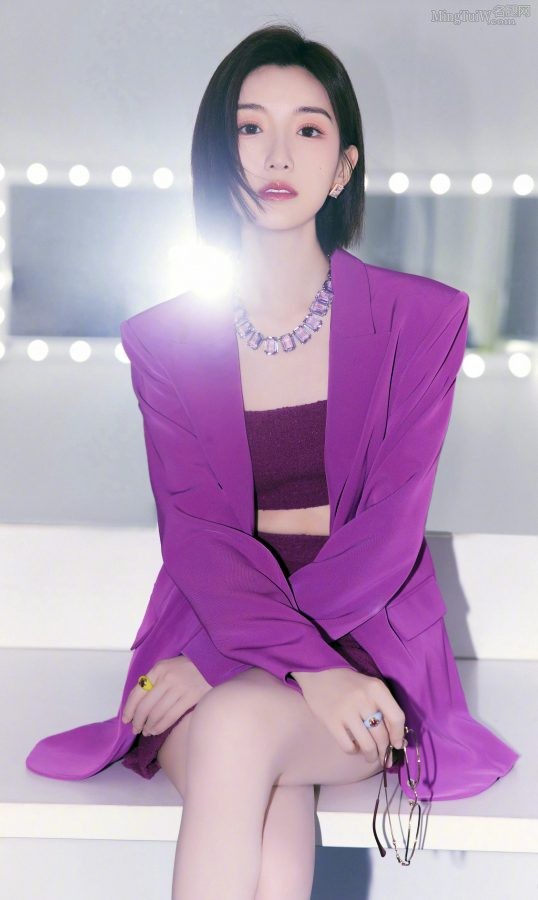 女星毛晓彤这双腿细白滑直真是极品(8/9)