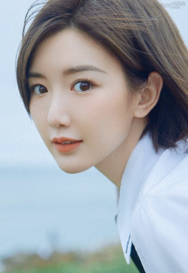 JK学姐毛晓彤黑丝短筒袜海边美照(11/15)