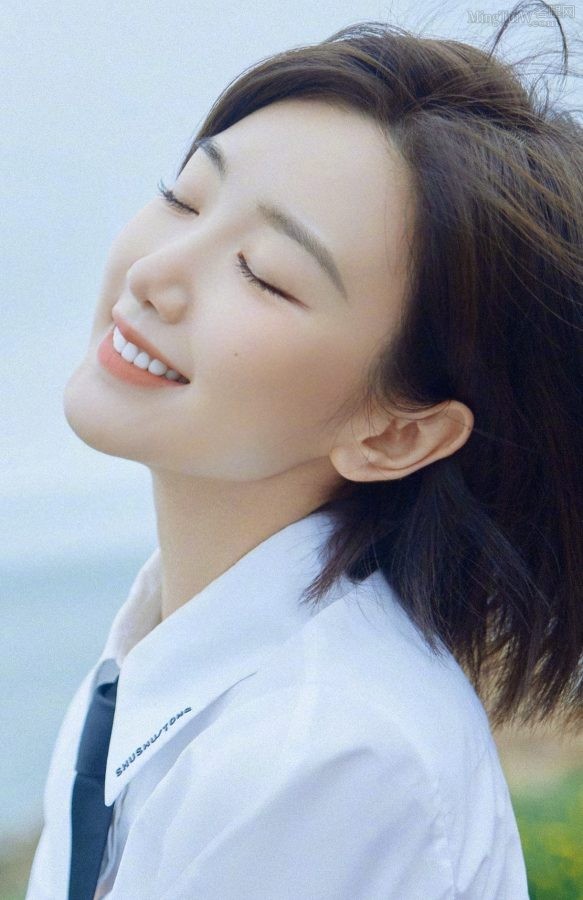 JK学姐毛晓彤黑丝短筒袜海边美照(12/15)