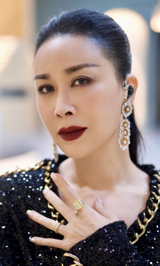 那英美腿丝袜乘风破浪(3/3)