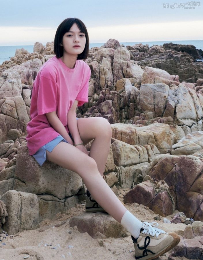 美少女文淇海边玉腿细长气质清新(1/2)