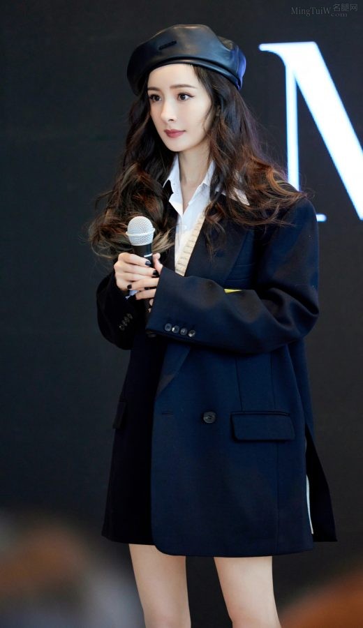 杨幂学院风波浪长发这小模样太得了(7/8)