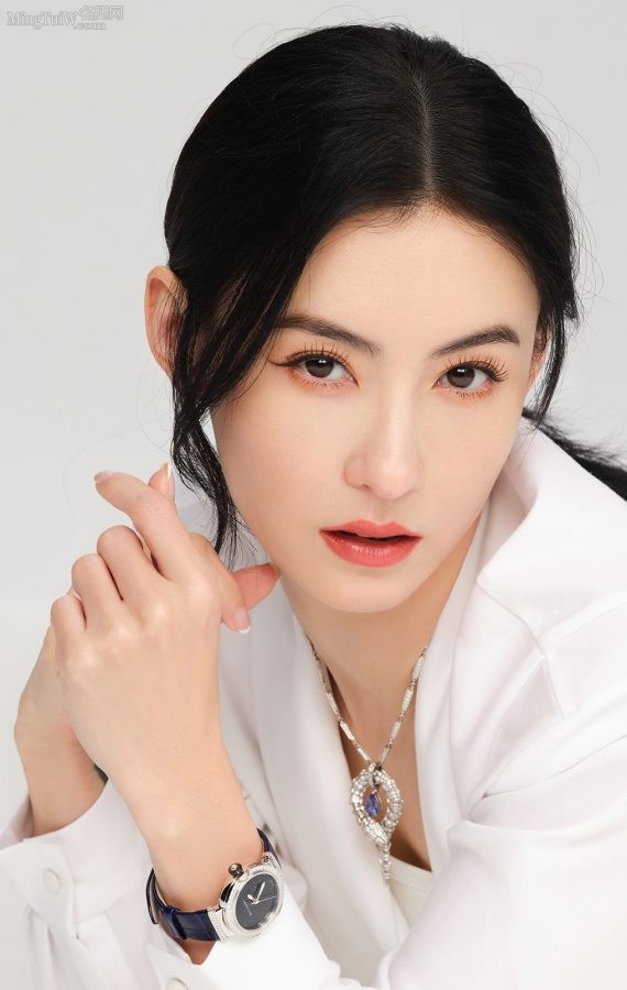 美女明星张柏芝脚穿尖头细高跟白裙纯净(2/6)