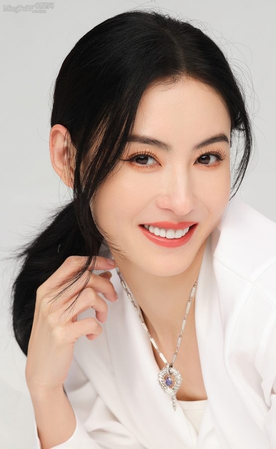 美女明星张柏芝脚穿尖头细高跟白裙纯净(3/6)