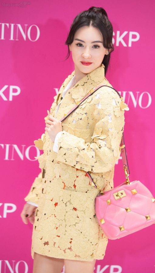 张柏芝马尾辫清新造型美腿细长(4/11)