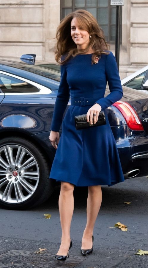 凯特·米德尔顿Kate Middleton脚踩漆皮细高跟出街（第1张/共4张）