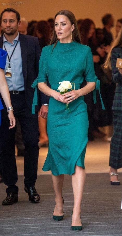 英国王妃Kate Middleton身穿绿裙配绿色尖头高跟气质高贵优雅(5/7)