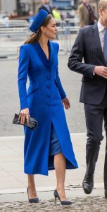 英国王妃Kate Middleton脚踩细高跟外出气质优雅