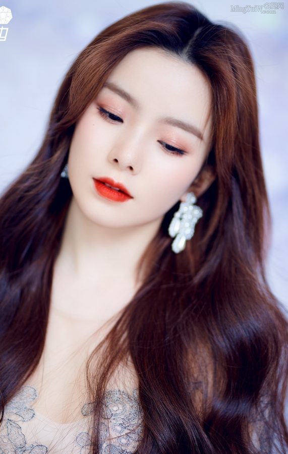 前硬糖少女303成员陈卓璇美脚丫踩凉高跟甜美优雅(5/5)
