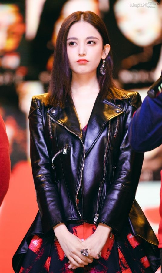 如天使下凡般的美女古力娜扎大腿纤细(10/13)
