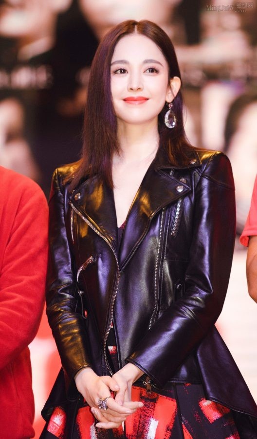 如天使下凡般的美女古力娜扎大腿纤细(11/13)