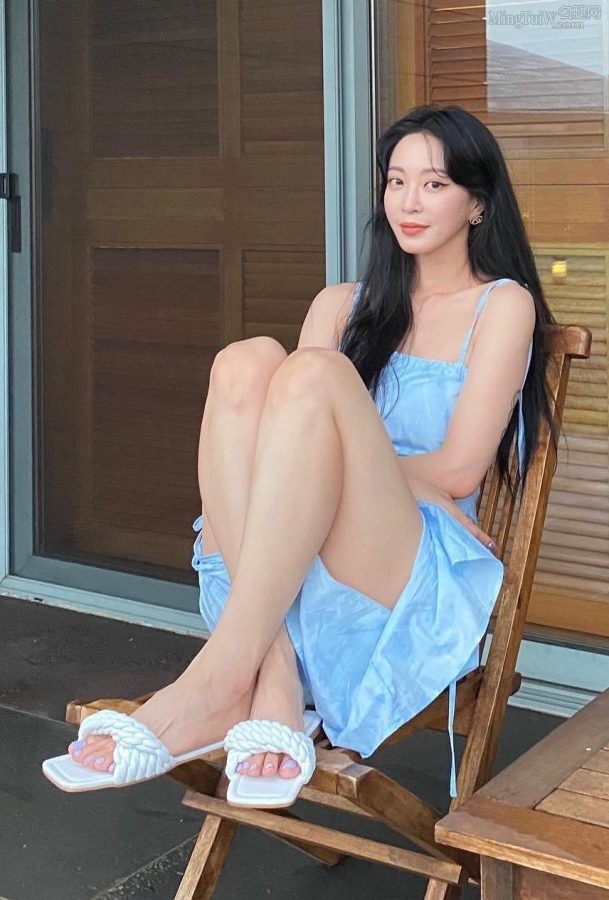 韩艺瑟蓝色系美女的玉腿美足(1/1)