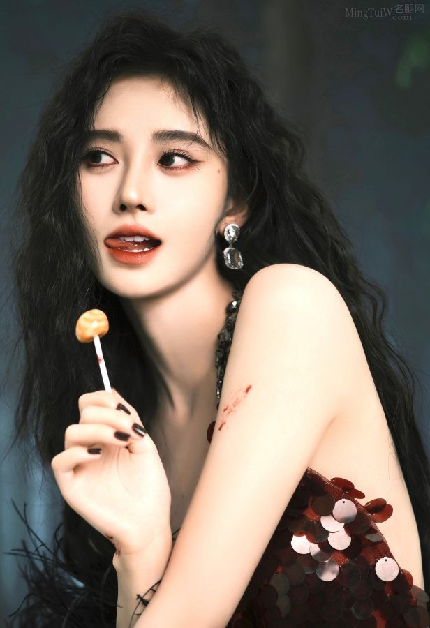 爱吃棒棒糖的鞠婧祎脸太美了(3/9)