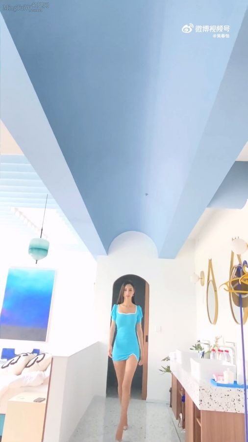 Long-legged female model Wu Chunyi's silk pantyhose at home(5/10)