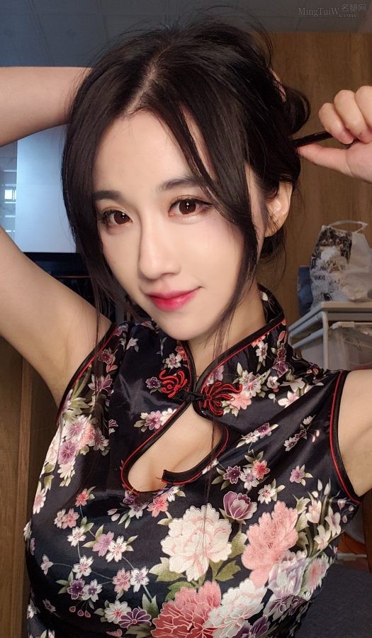 轩子巨2兔超短旗袍配黑丝太正了(6/6)