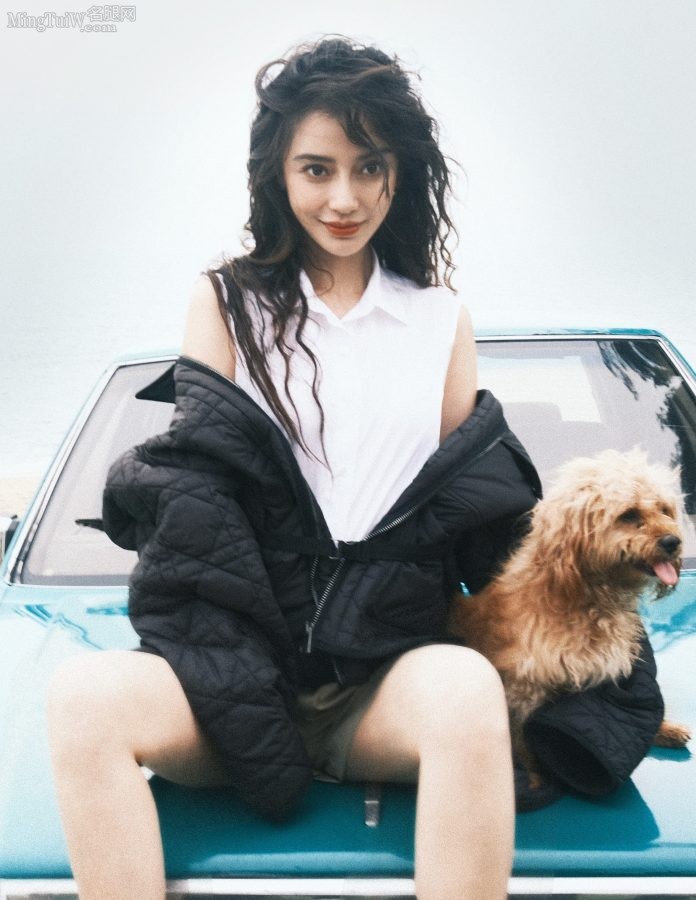 《瑞丽》杂志杨颖海滩美腿写真大片(9/12)