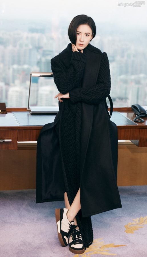女神张柏芝光滑白玉腿优雅坐姿(4/6)