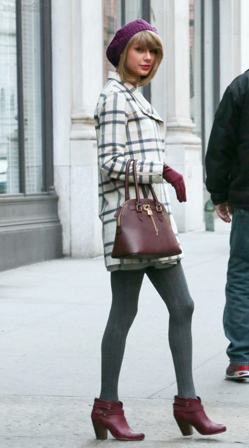 Taylor Swift冬天穿灰色棉袜外出美腿细长（第29张/共37张）
