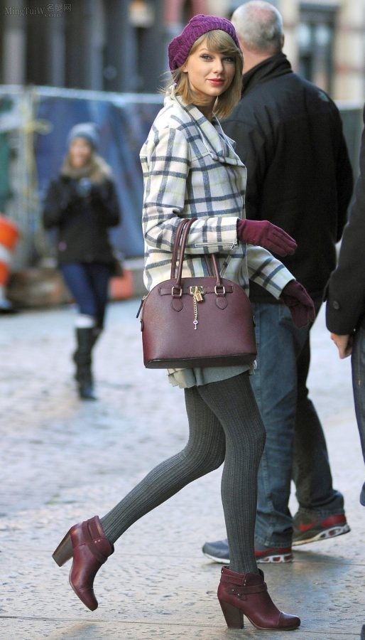 Taylor Swift冬天穿灰色棉袜外出美腿细长（第7张/共37张）