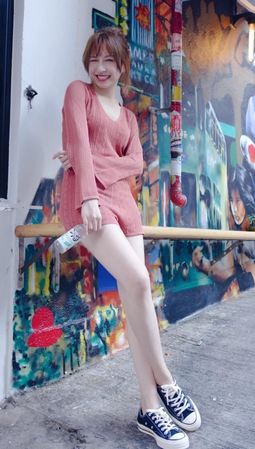 女演员龚嘉欣旅行照大秀美白长腿(1/1)