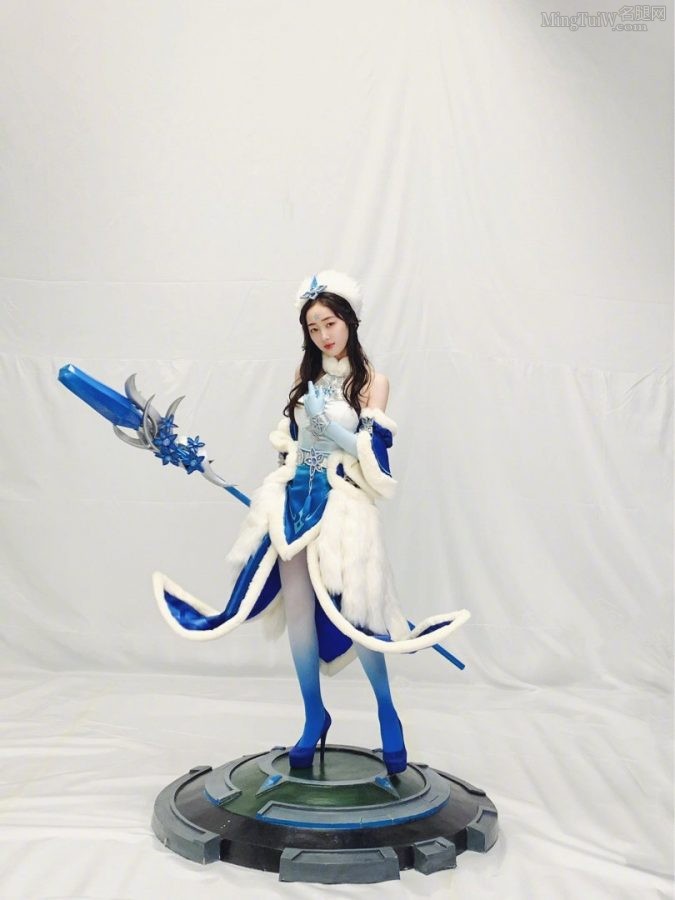 蒋梦婕COS王昭君这腿相当不错(2/3)