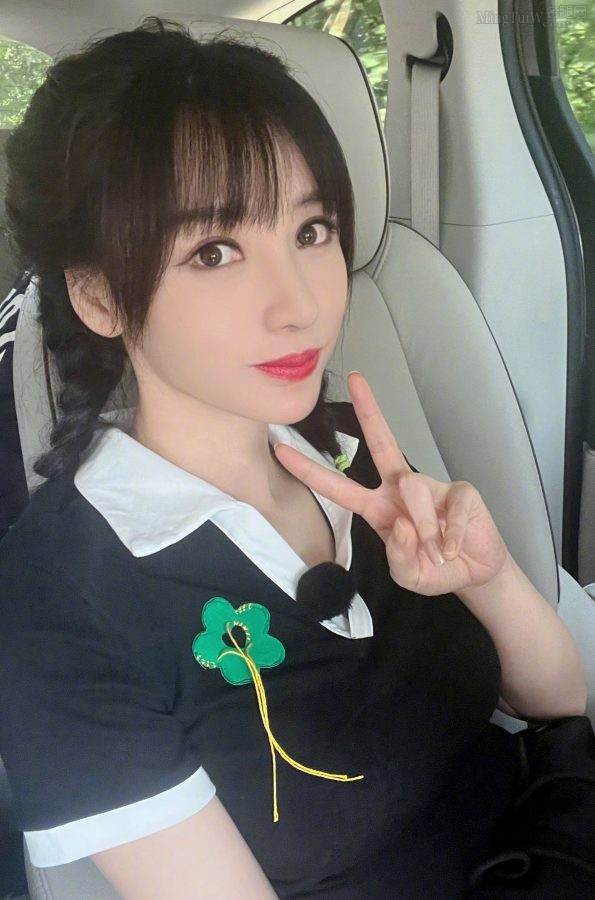 女神柳岩美腿穿运动袜少女感十足(9/9)