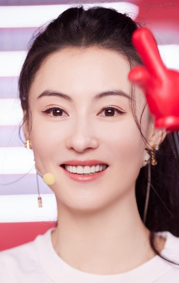 张柏芝细美腿穿黑丝直播带货(4/5)