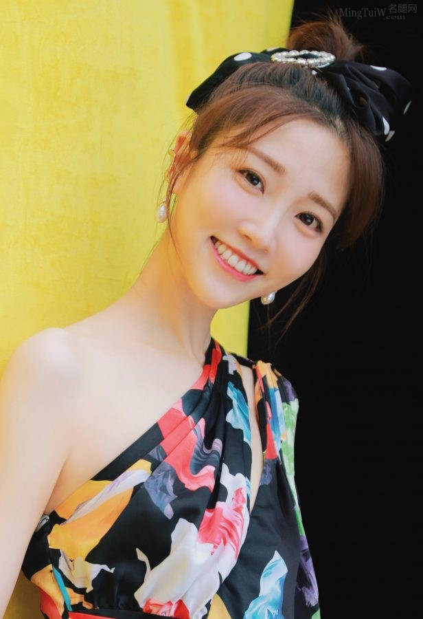 《蒙面舞王》张纯烨美腿霸屏(5/6)