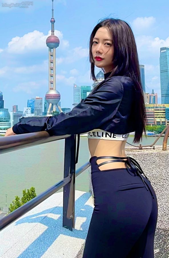 克拉拉李成敏这腰这臀简直了(6/7)