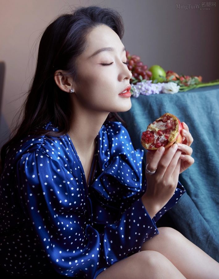 李沁美腿玉足精致肯定是被上帝吻过(4/4)