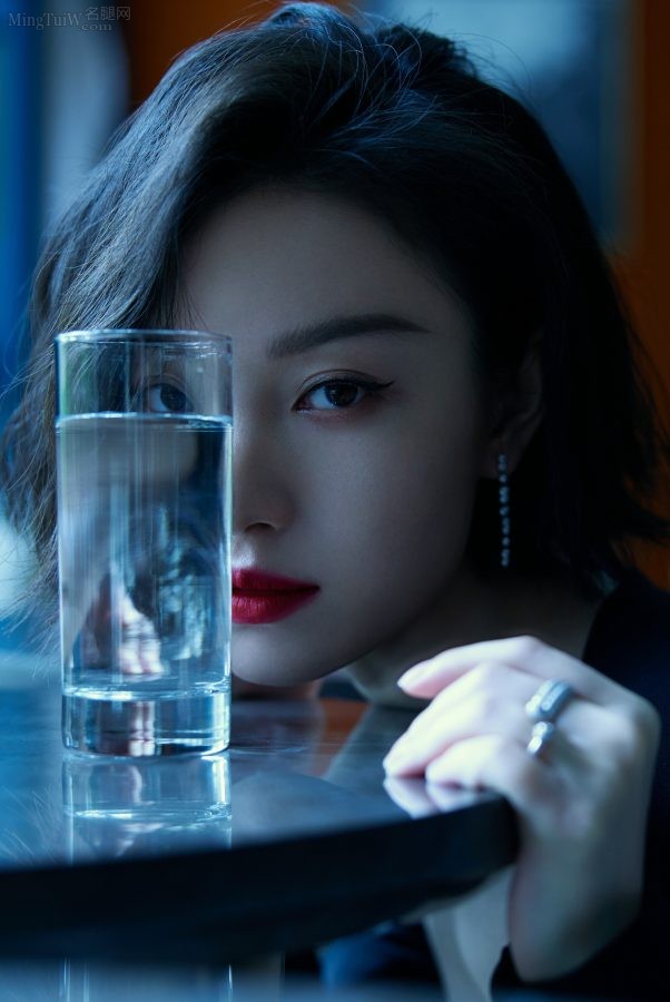 倪妮美腿高跟写真魅力优雅(10/12)