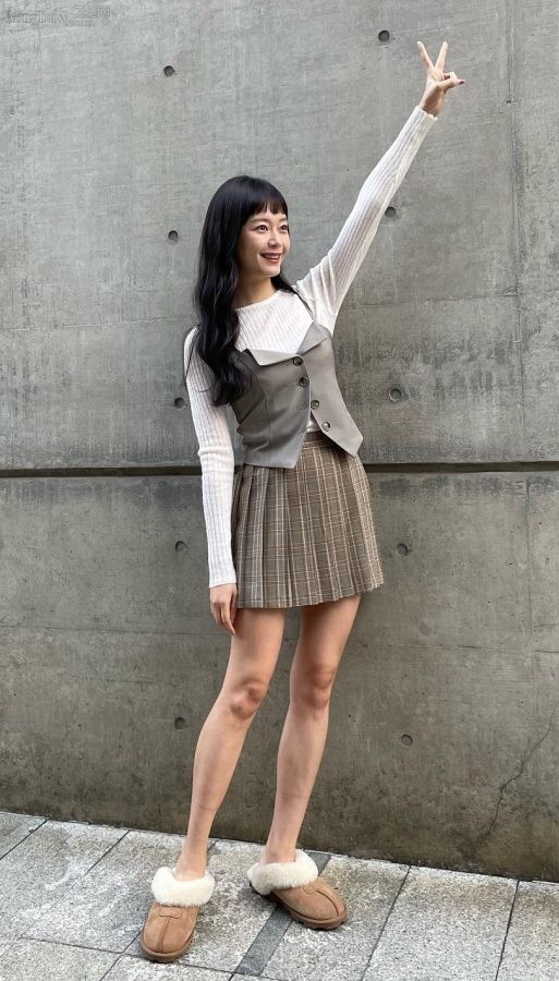 卡哇伊气质美女全昭旻笔直美腿(4/4)