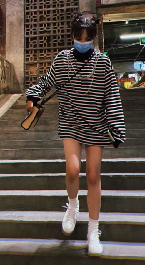 Song Yuqi's beautiful legs and white shoes daily life photos(4/4)